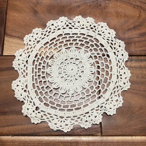 Vintage Ivory Crochet Doily 7” - Picture 3 of 3